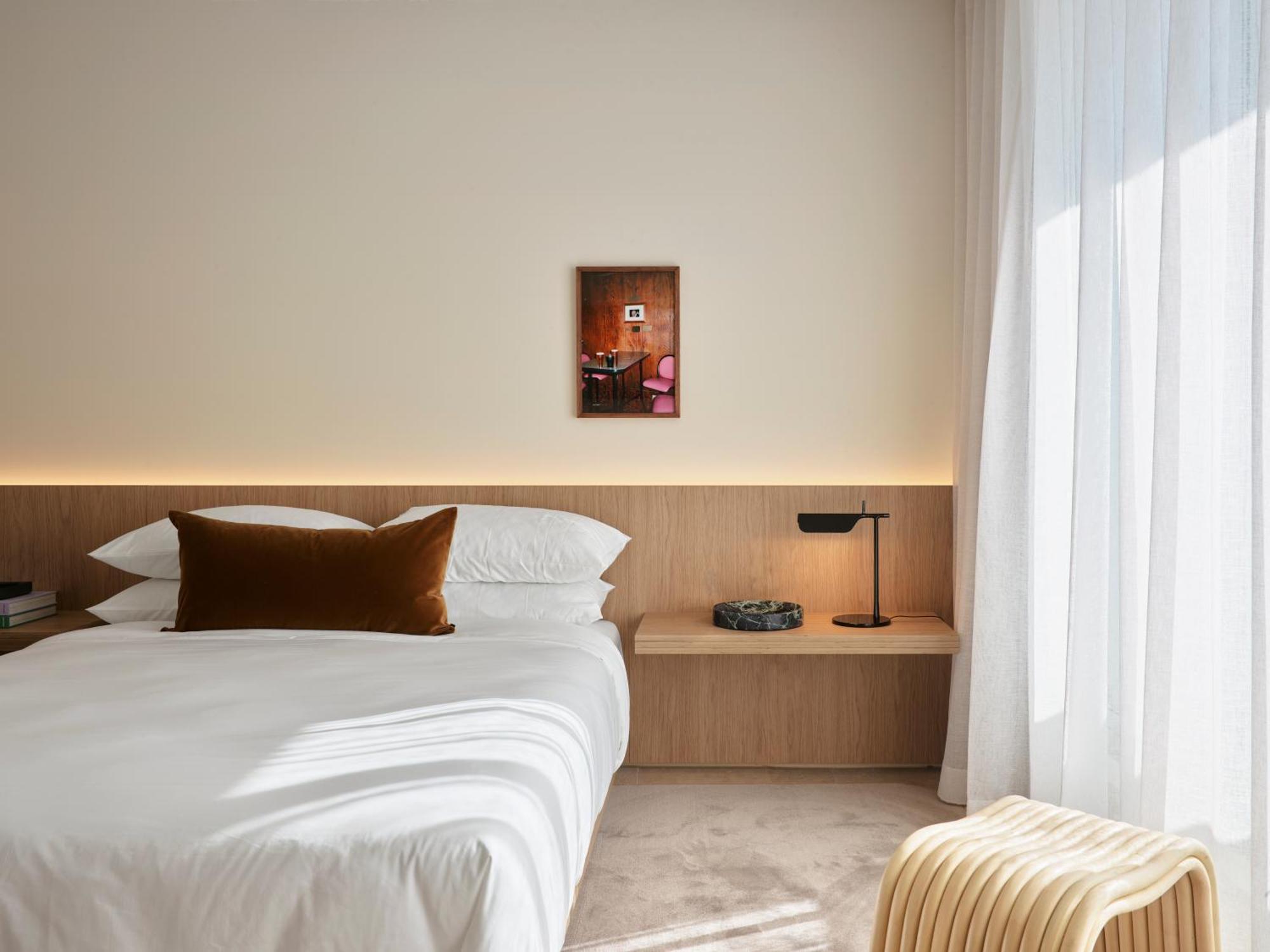 Standard Courtyard Room